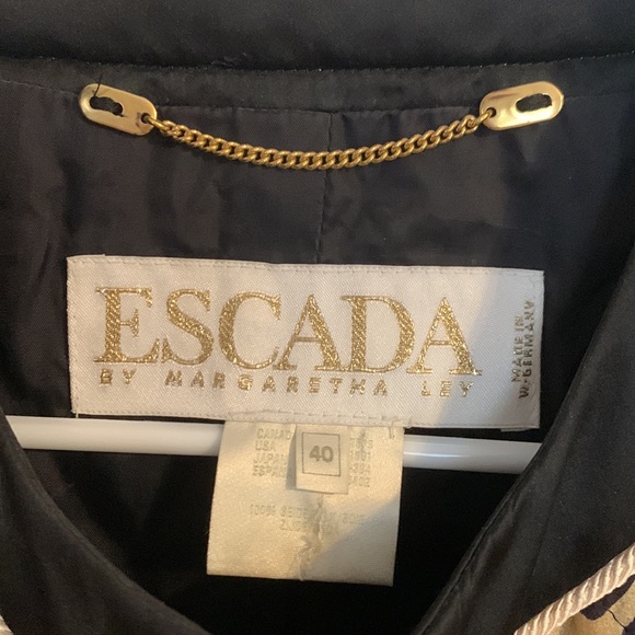 Vintage Escada Bolera jacket, Size 40 - Picture 2 of 9